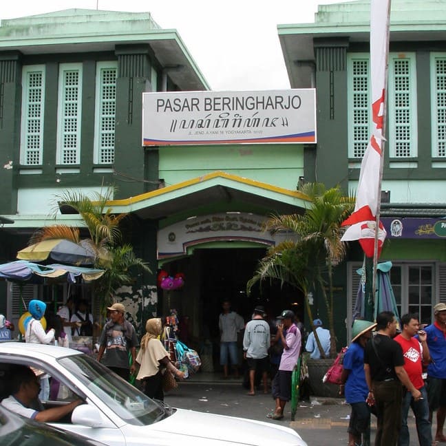 Pasar Berhingharjo Market entrance